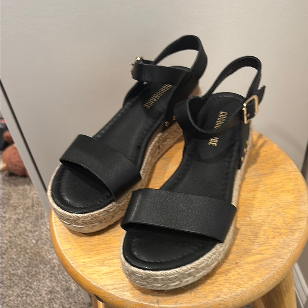 Black Espadrilles with Comfort Design and Matte Finish